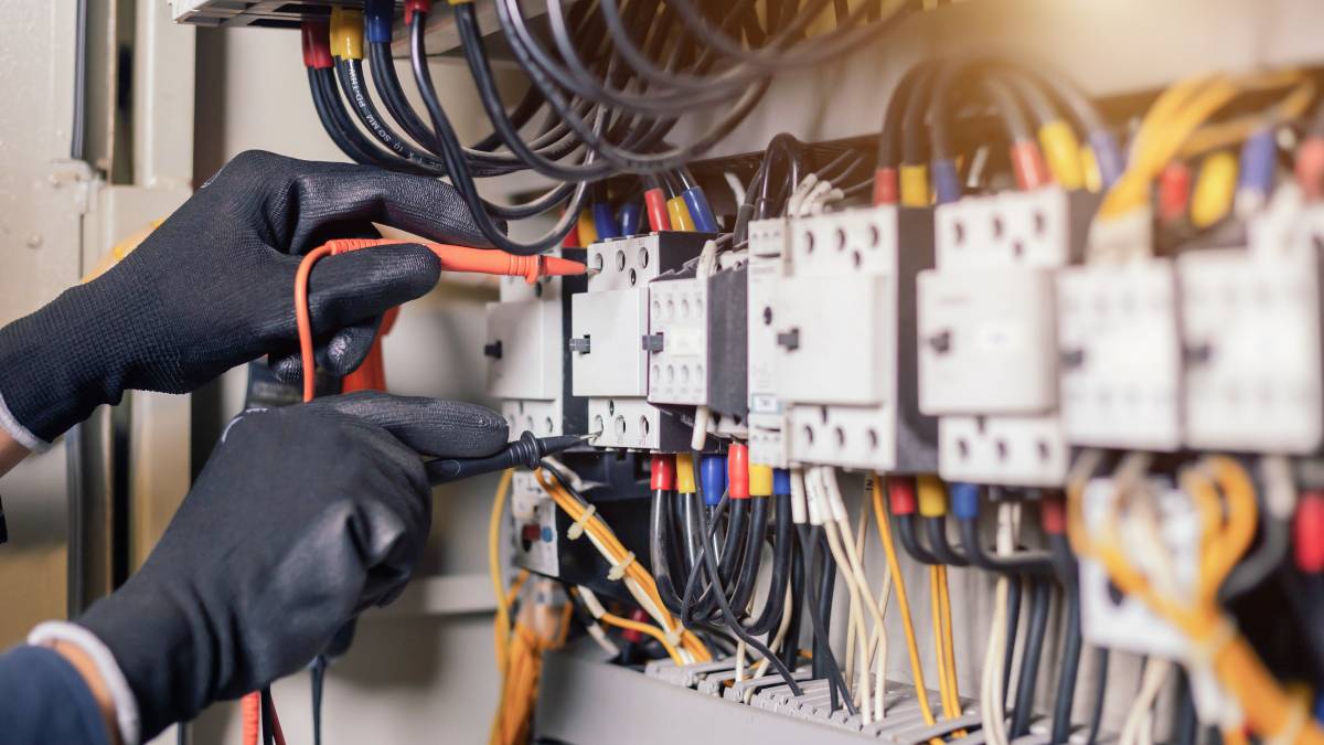 Elettricista a Milano Pronto Intervento H24: Rapidità e Sicurezza Garantita
